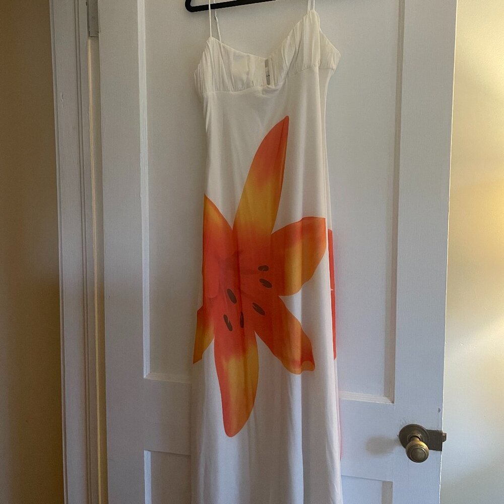 Selfie Leslie White Floral Maxi Dress